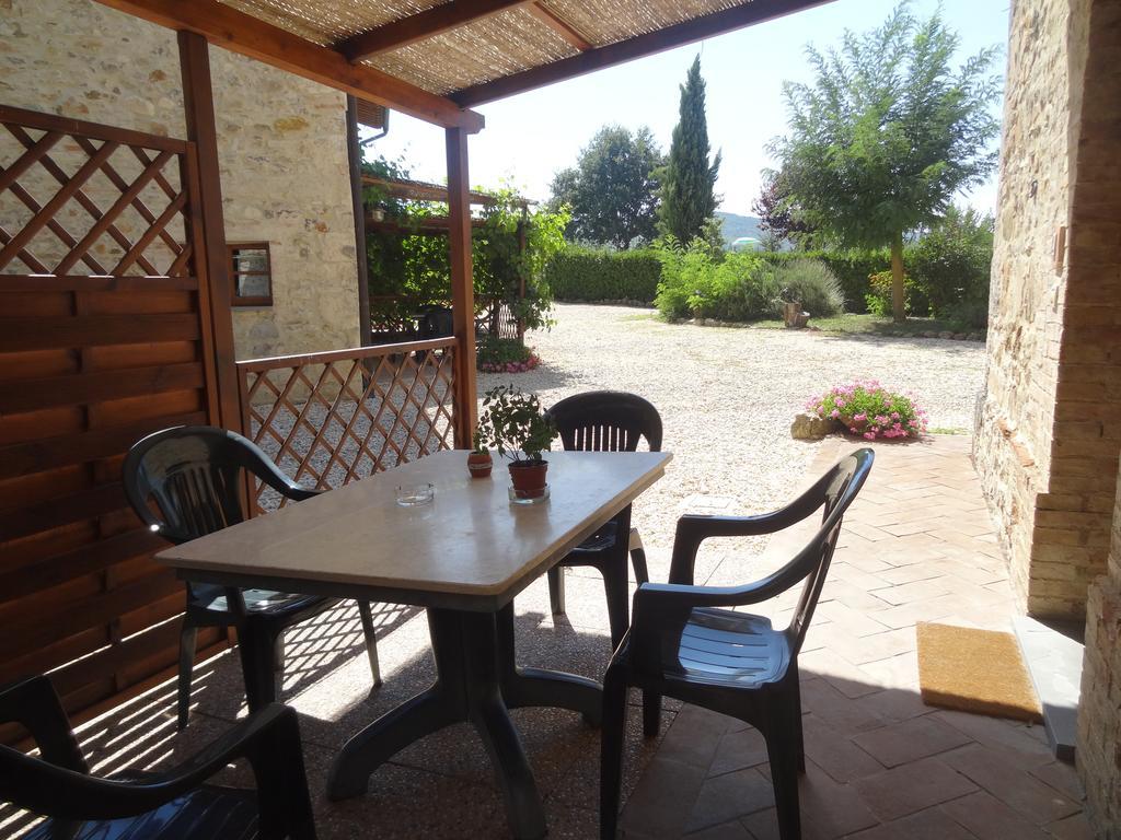 Borgo Il Villino Vendégház Casole dʼElsa Szoba fotó